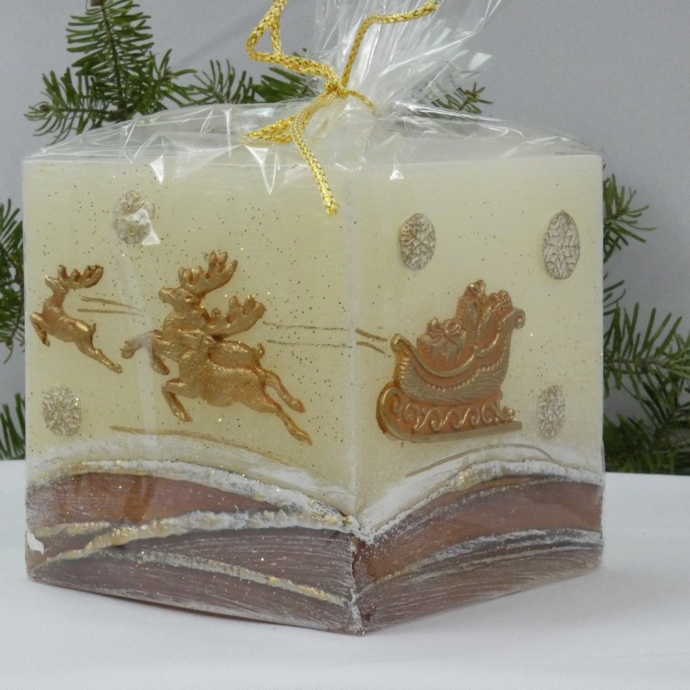 SANTA'S SLEIGHT WITH REINDEERS TEALIGHT/CANDLE HAND CRAFTED LAMP WITH 1 TEALIGHT